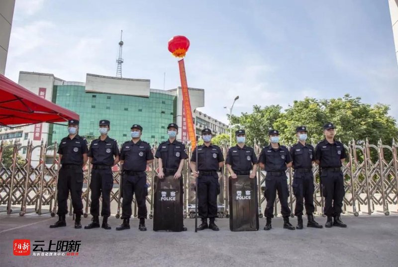 巡逻保安：守护城市的安全卫士